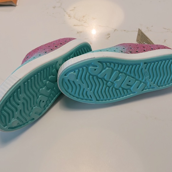 Native Shoes - Picture 4 of 5